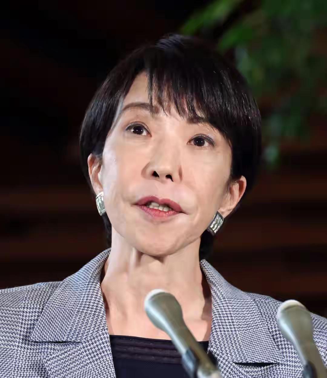 中国海警驱离日船，网友：管他早苗晚苗，都挡不住解放军熊熊火苗

12月2日，日“