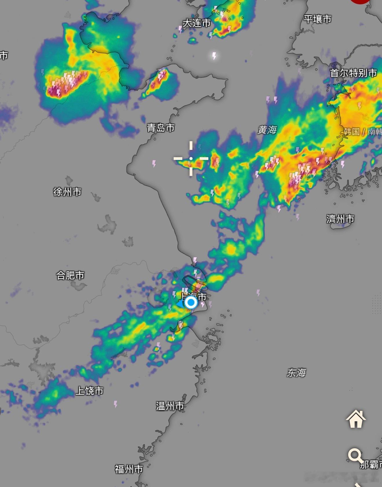 看云上海这边也就平平无奇的一点点，雨怎么下这么大。 