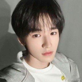 宋亚轩唱了孙燕姿的雨天宋亚轩唱了孙燕姿雨天时代少年团上海演唱会直播，宋亚轩唱了孙