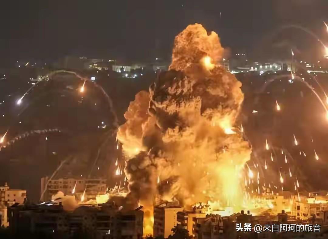 美军深夜空袭伊朗港口，炸的是导弹仓库，打的是刚刚签好的停火协议。可真正在背后偷着