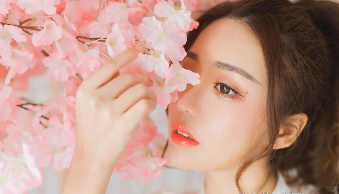 让男人上瘾的感情，是可以引发他情绪波动的女人。 男人不喜欢太确定的感情...