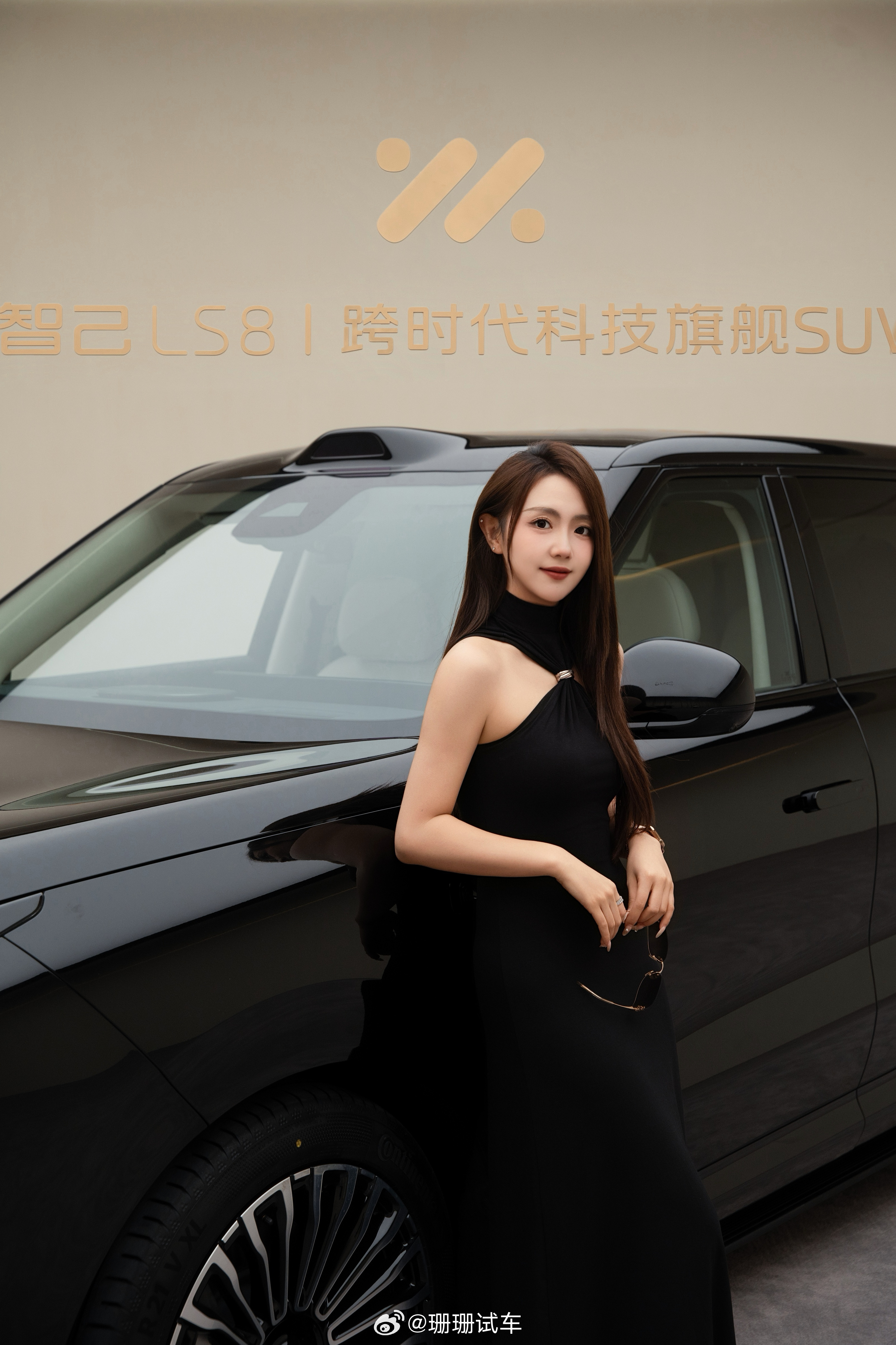 我也不想夸 但它气场是真大千问大模型首发搭载智己LS8智己LS8预售发布定档3月