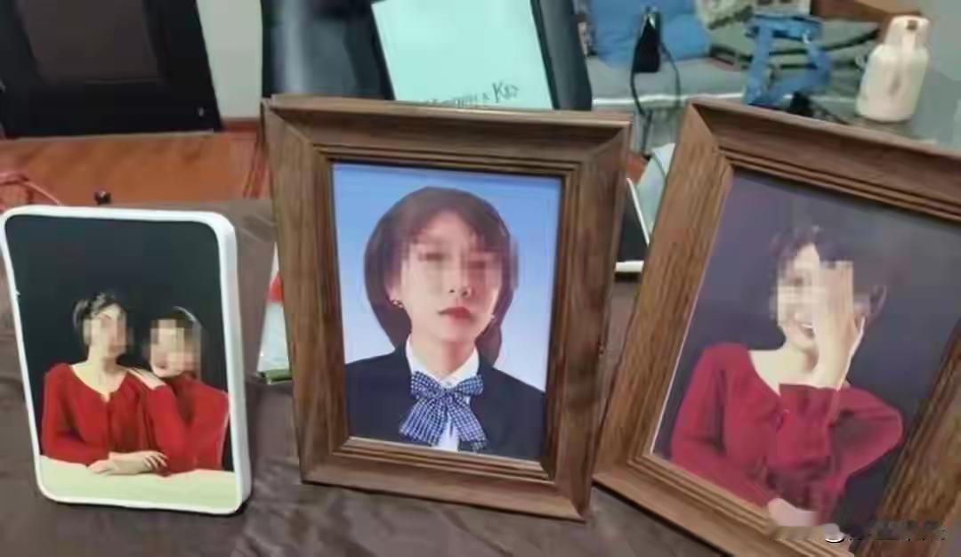 小雅，一个27岁的年轻女子，带着一双儿女，独自撑起这个家。她在成都的街头巷尾勤奋