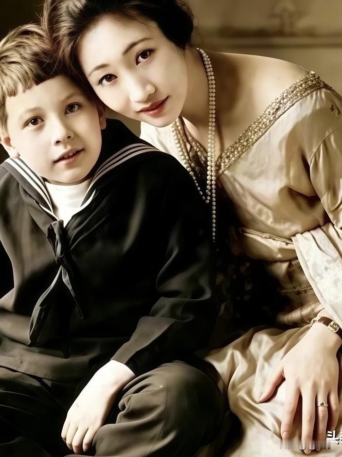 黄慧兰一生实际有两段婚姻，但这段婚姻在她自传《没有不散的宴席》里被她刻意淡化了，