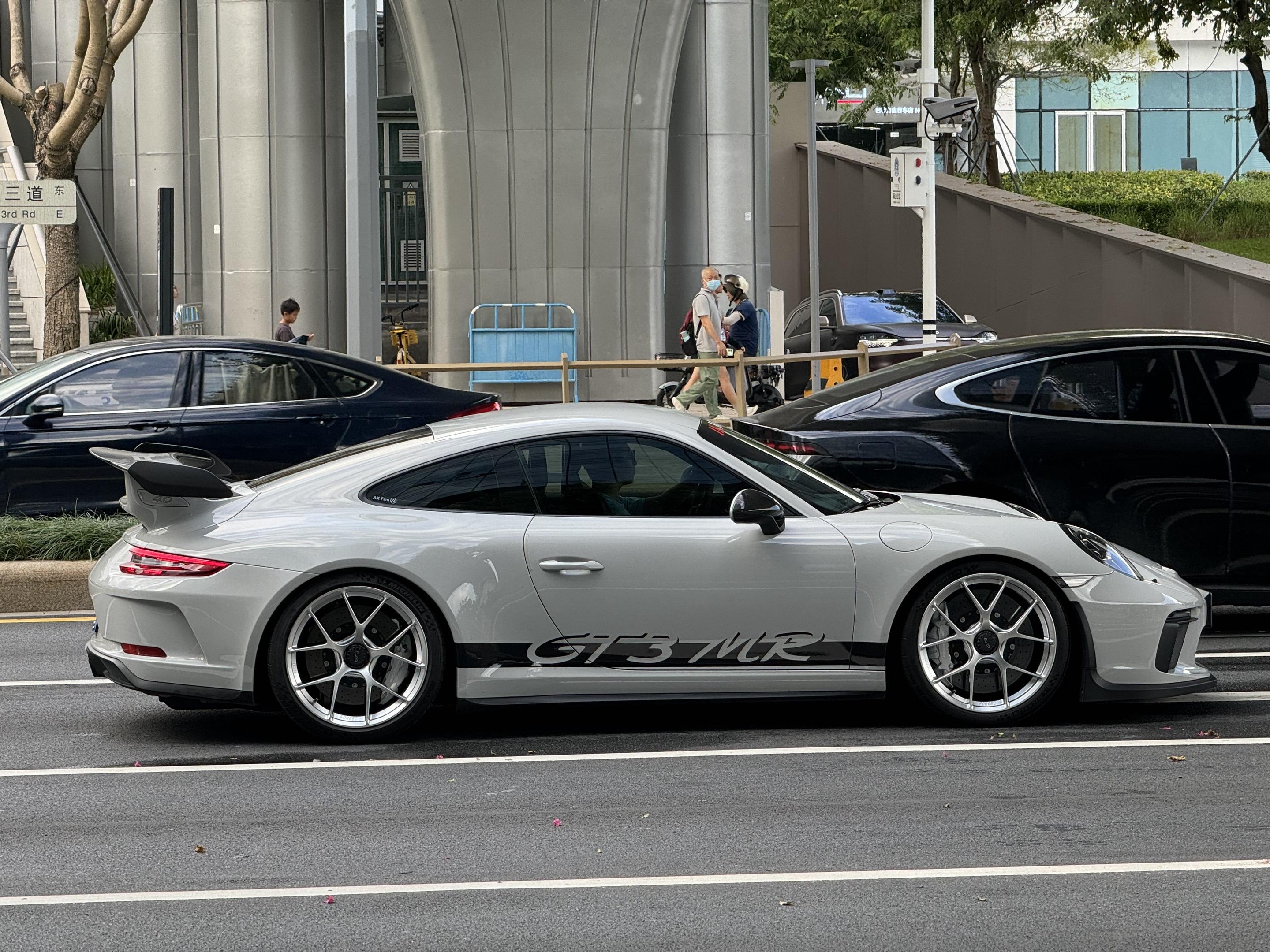 帅是一种态度。