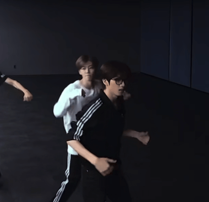 我家老叽惹你没 