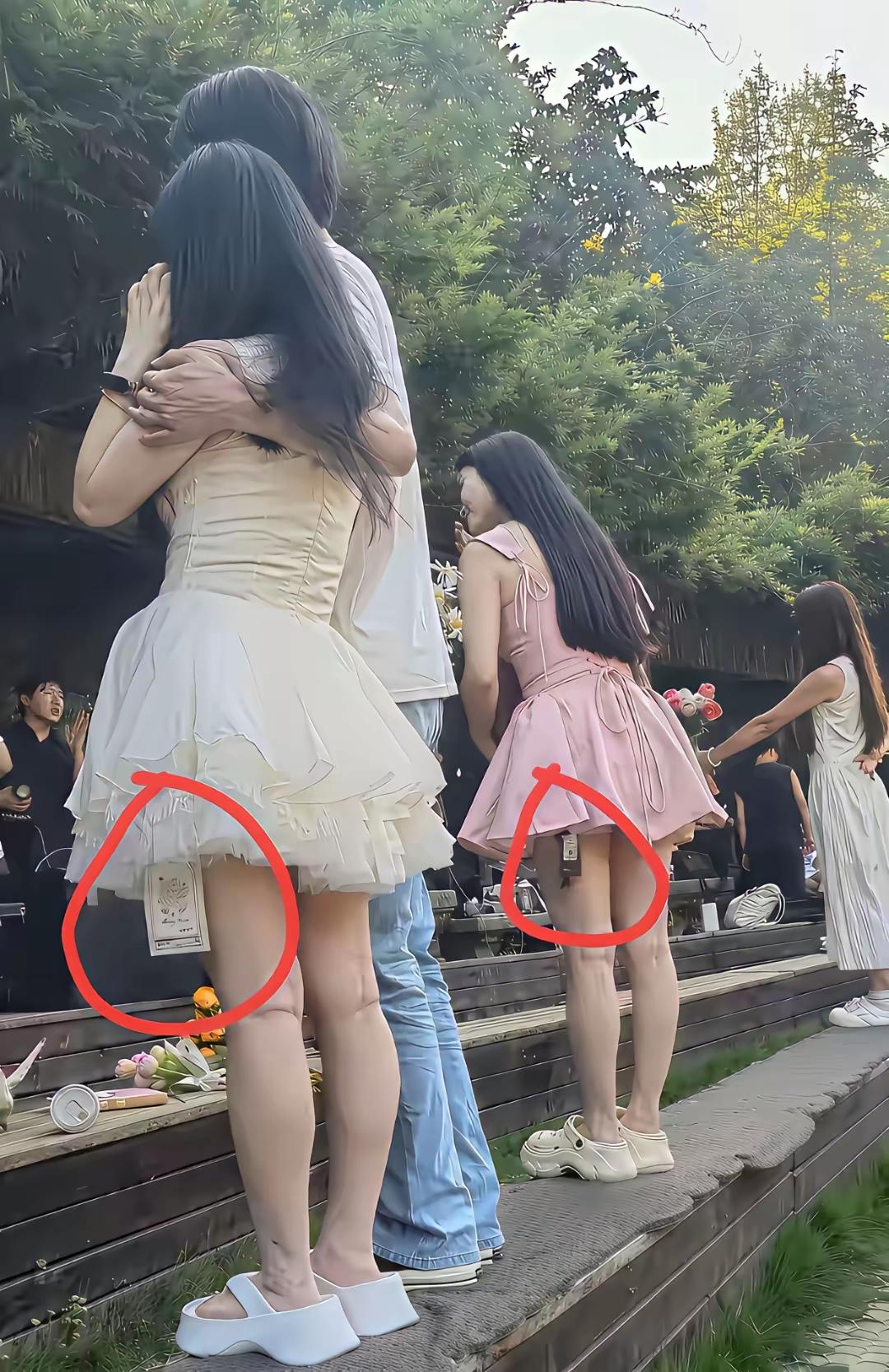 信不信，和催债一样，很快就会滋生一个新行业，剪牌党，趁这些女人不注意把衣服铭牌剪
