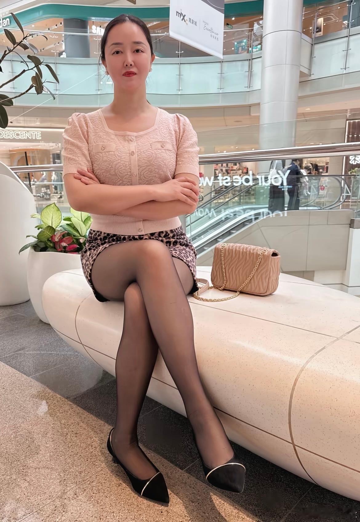 网友的熟韵姑妈 