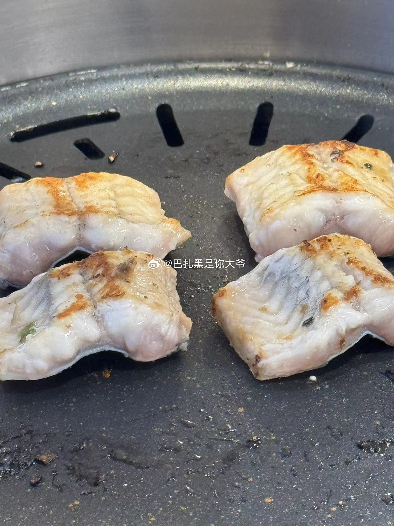 各位妹妹中午吃什么我吃这个不是很好吃[二哈] ​​​