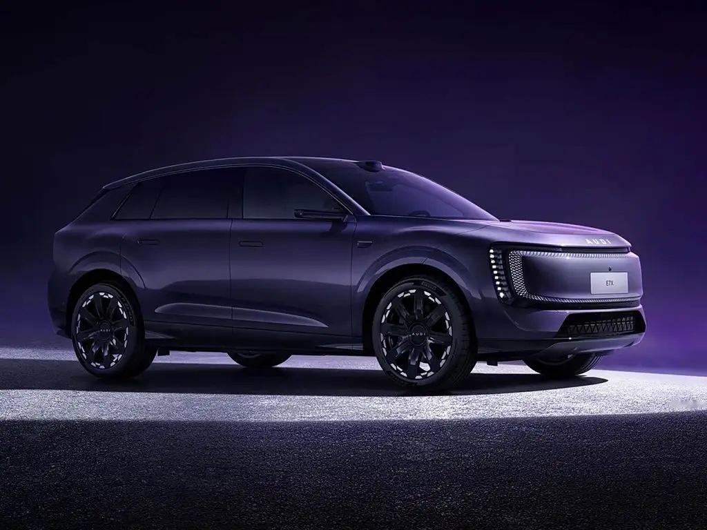 看到奥迪E7X实车曝光，作为奥迪第二款纯电SUV，它的设计确实有点东西，也让我对