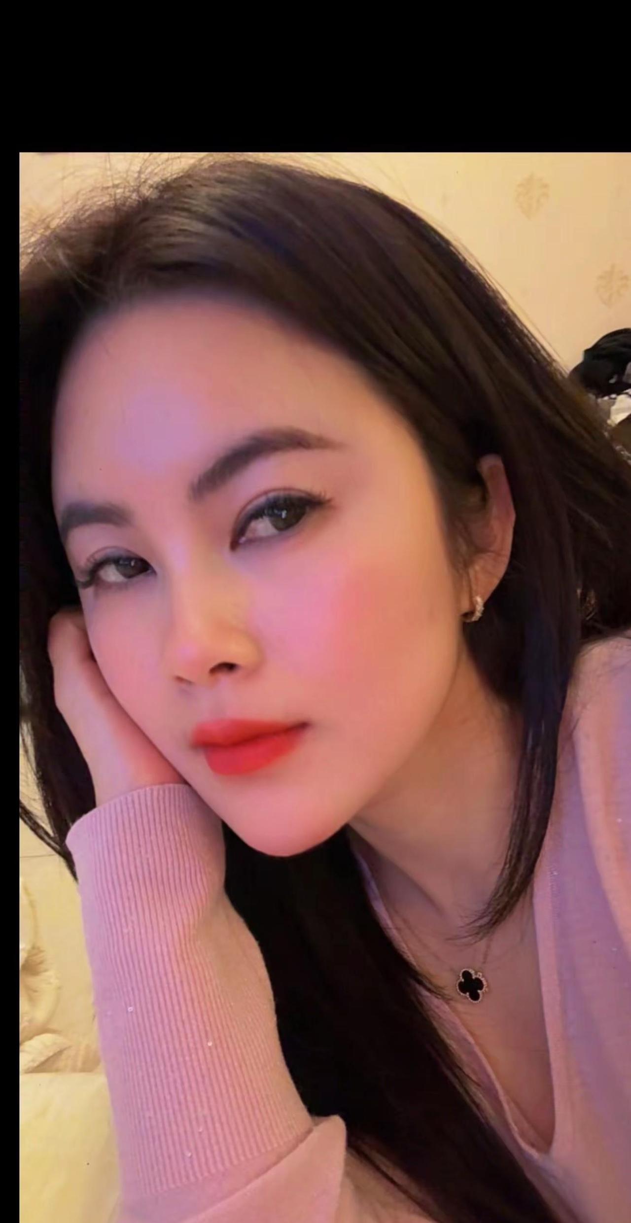 酒里既有今天的情绪，也有明天的期许生活很好记得微笑