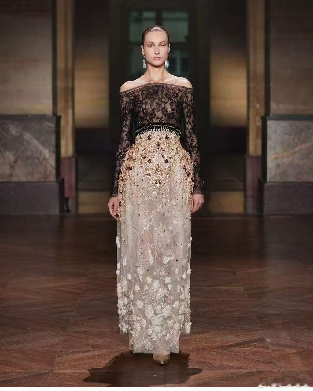 关晓彤50套高定关晓彤竟解锁50套高定！从华丽礼服到精致套装，她轻松驾驭多样风格