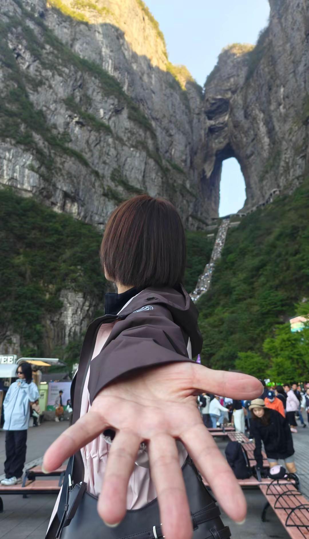 人可以同时拥有颤抖的双腿和前进的脚。游本昌老师说过：“人生如登山⛰️，但是人生的