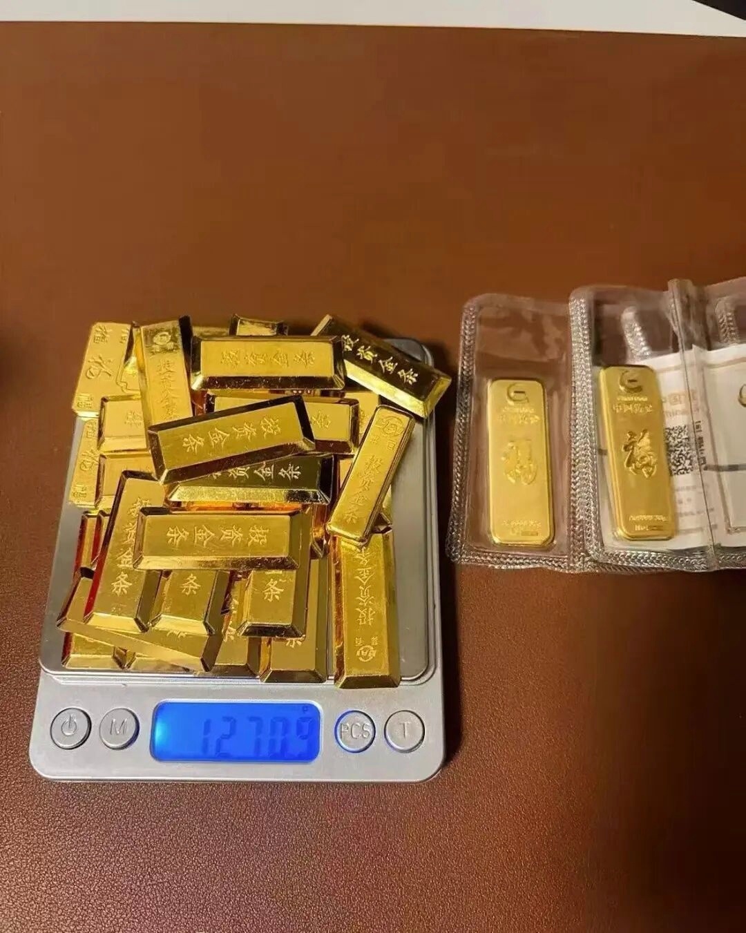 今天是适合躺平看戏的一天。没有交易，vix指数的波动率已经从45的高位回落到33