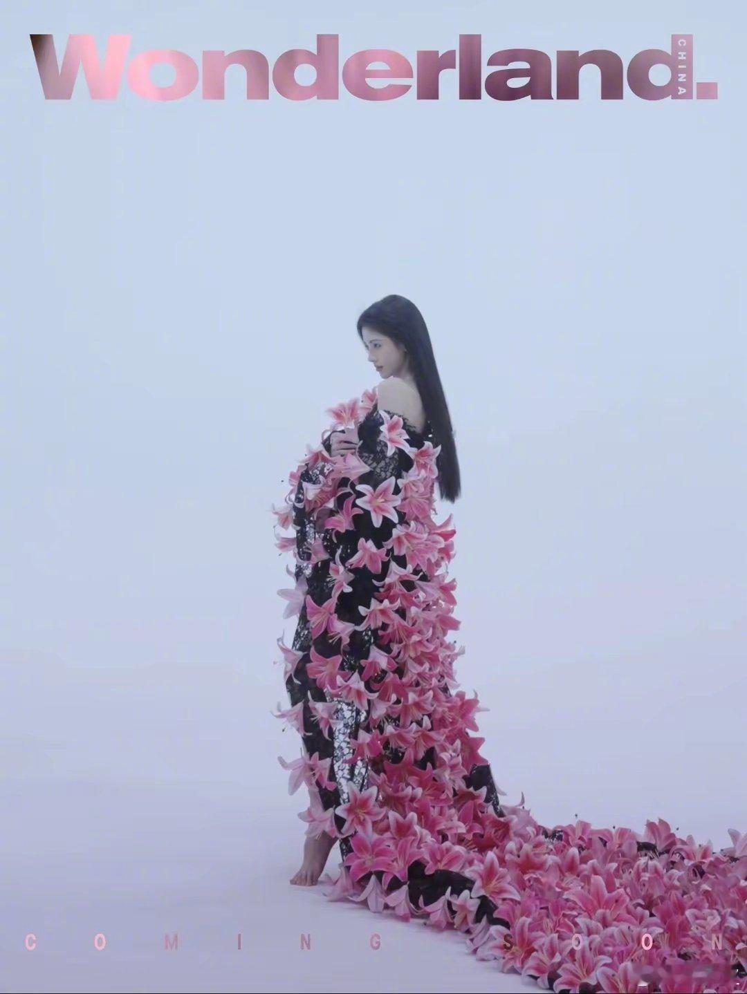 #鞠婧祎两套高定#最近，她的时尚方面真的是资源很够啊！拍杂志，首次穿上高定，还是