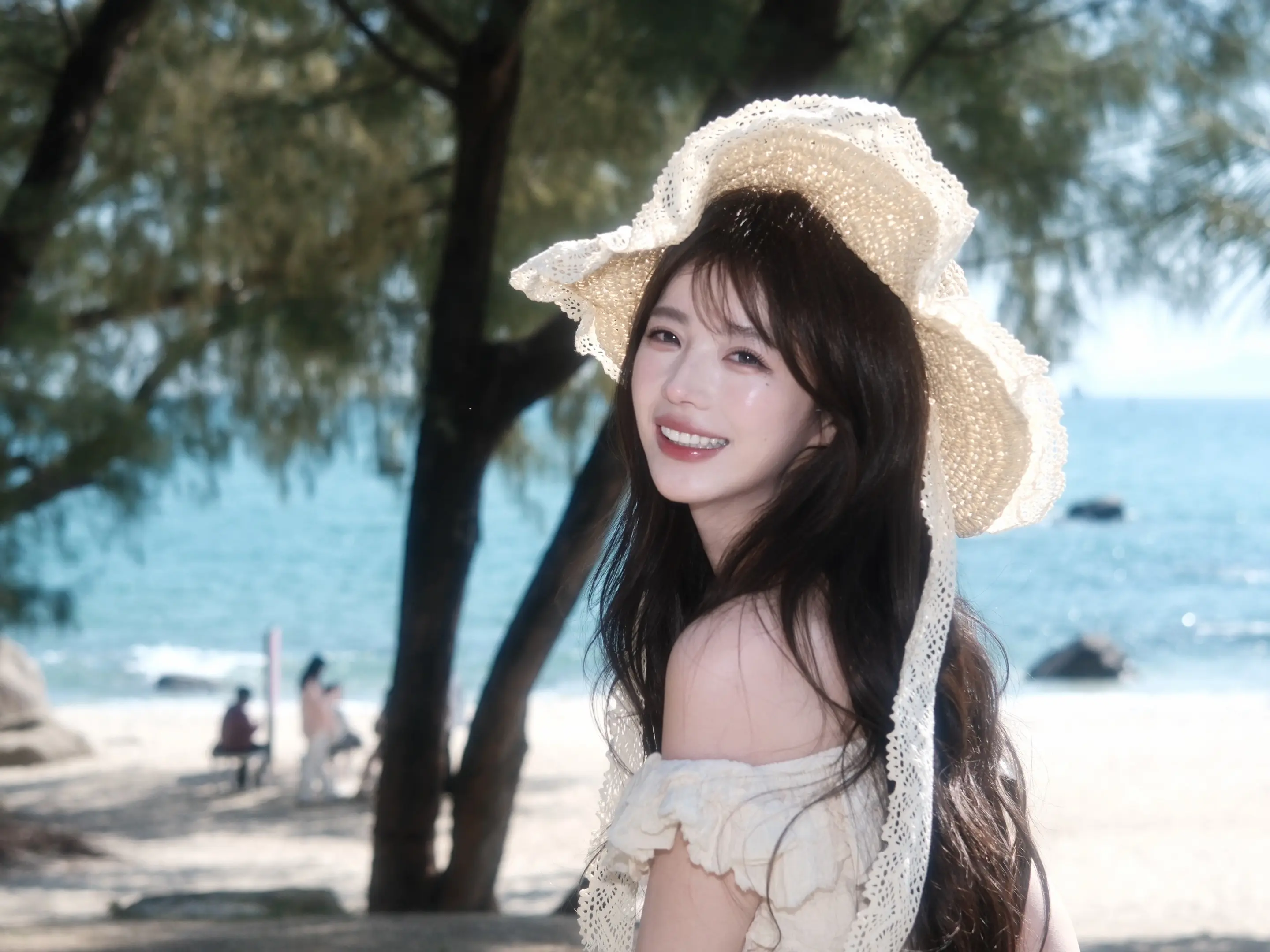 波浪在海面上。