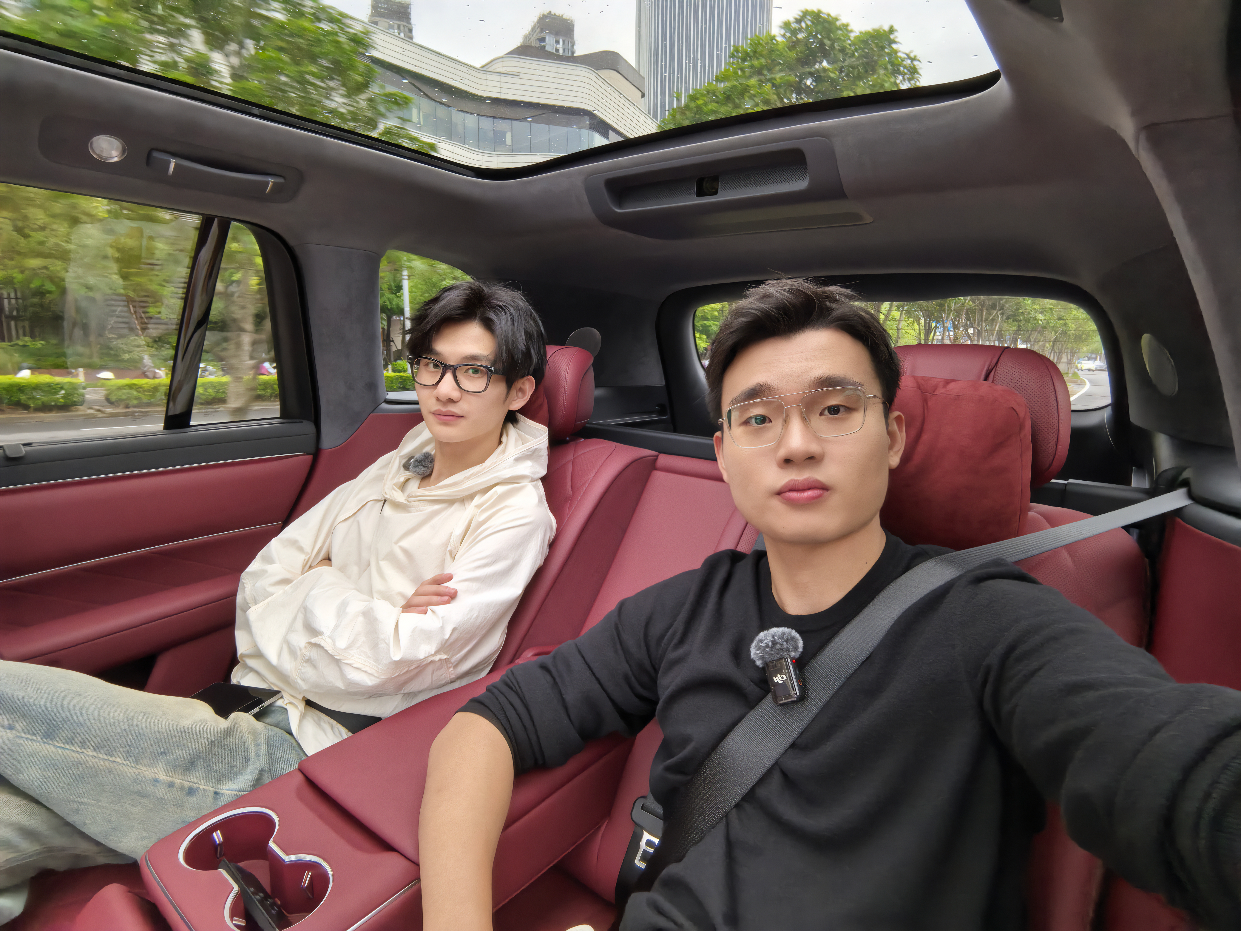 他嘴上不说，但我知道，他羡慕坏了[笑哈哈] ​​​