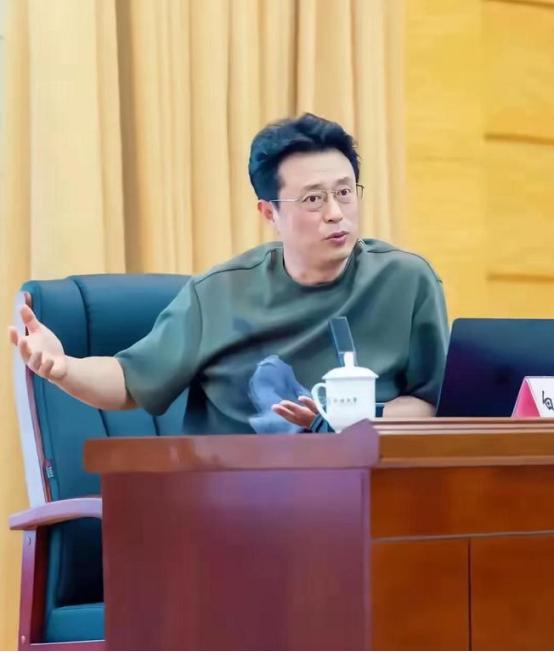 十五年后的中国，极有可能呈现如下景象：
 
1. 若你生的是儿子，十五年后他娶媳