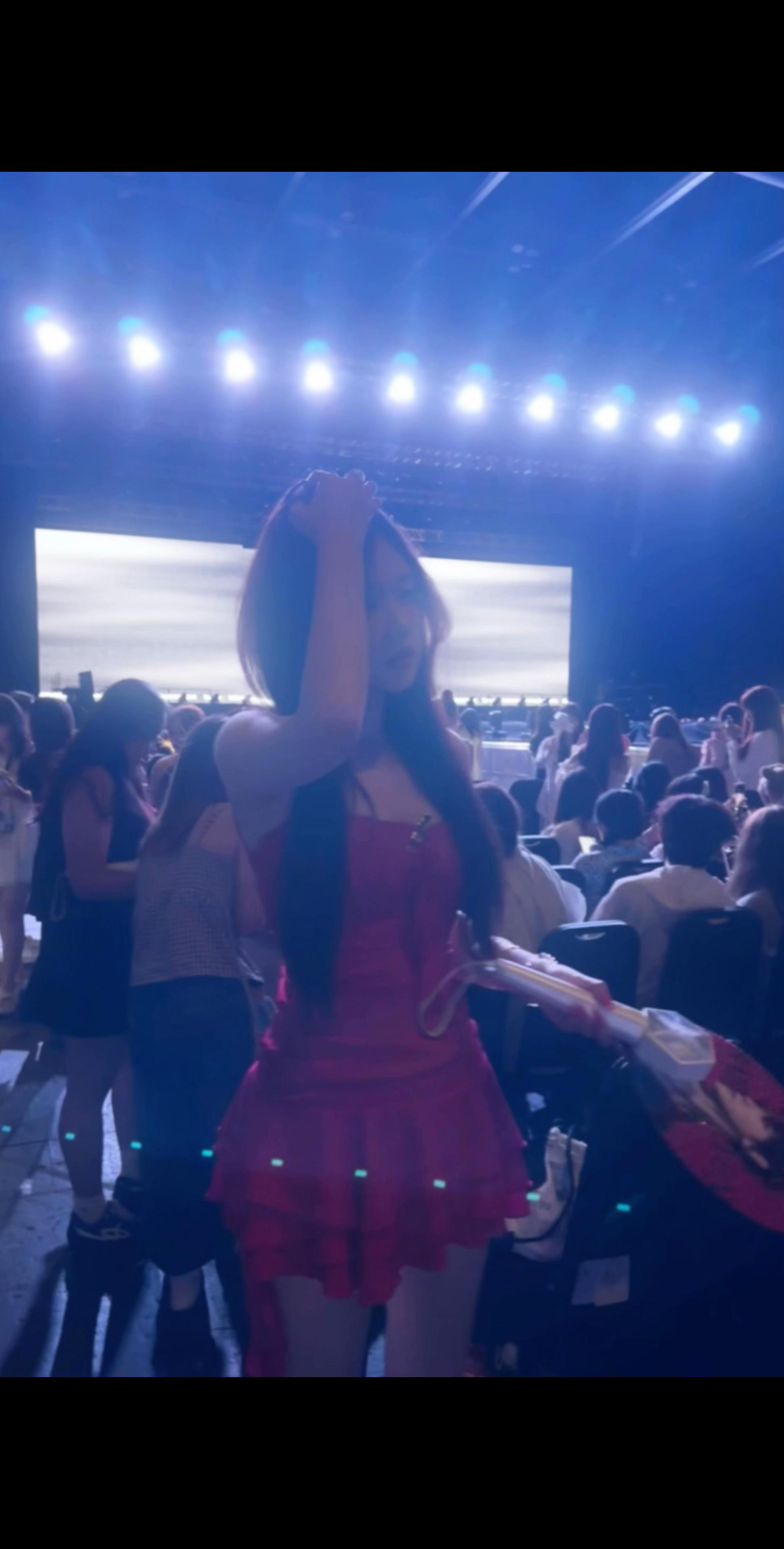 贝肯尼给你宇宙好不好🥺