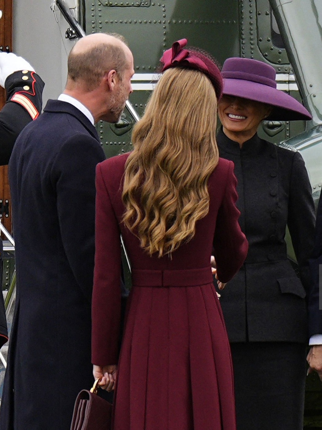 katemiddleton[超话] 同框来了~和（不善言谈的）梅拉尼娅同框，凯特