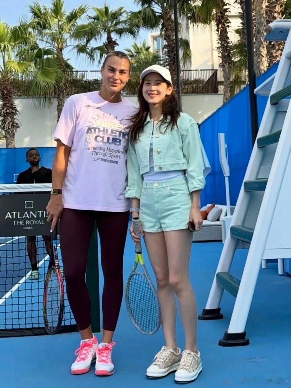 章泽天是明星以外的美女里面，TOP级别的。 