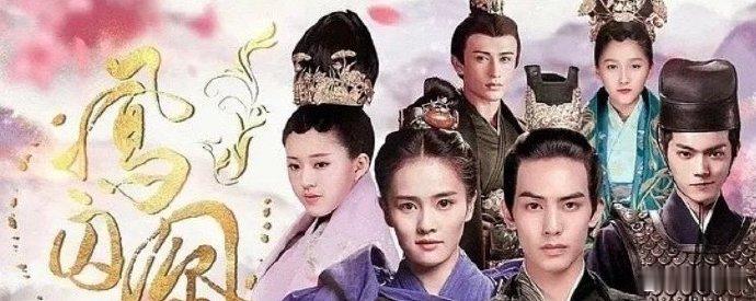 谁更离谱？第一张女主是周也，第二张女主是关晓彤 ​​​