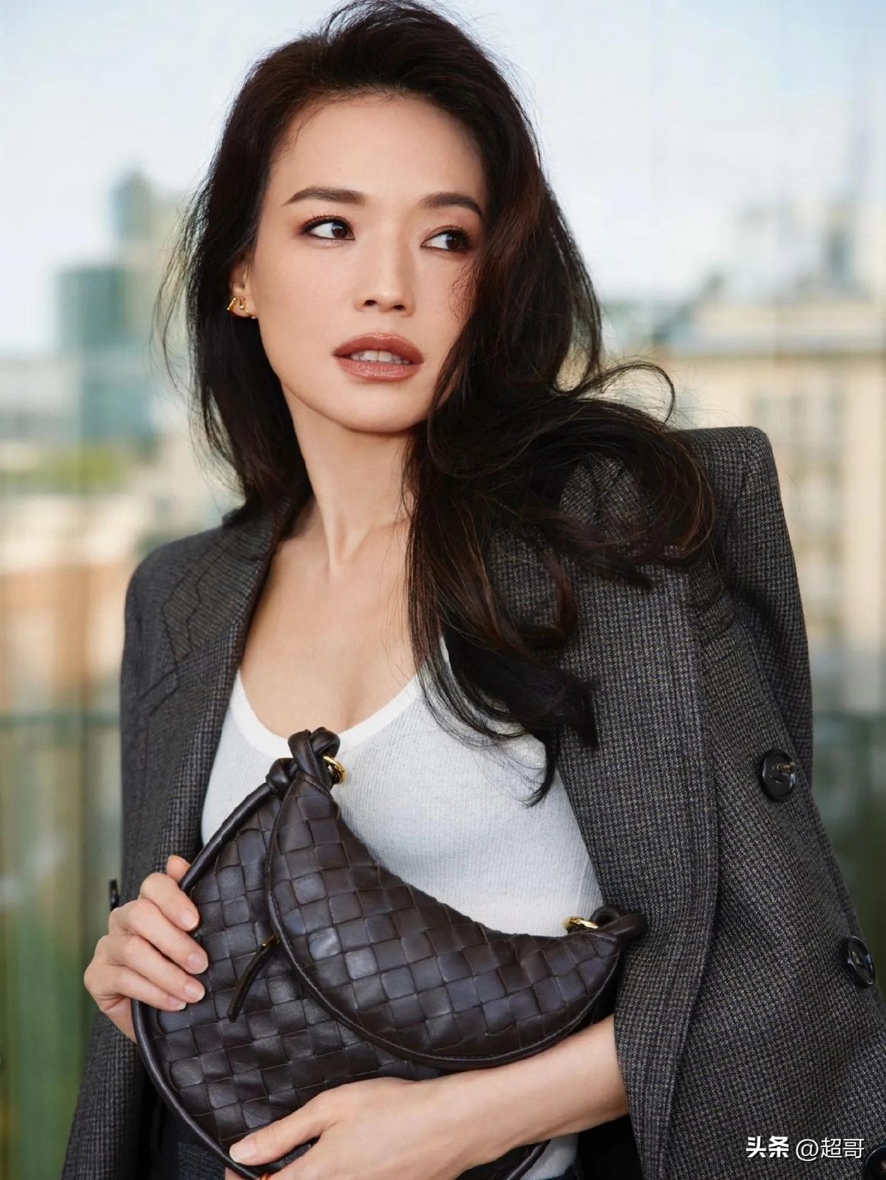 舒淇太刚！有人砸100万请吃饭，她直接拒之门外：内娱清醒天花板
 
3月21日，