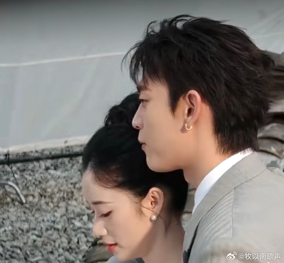 郭晓婷王天辰也太真实了拍婚纱照的时候，摄像师就是这样对对对，好看好看，怎么有种下