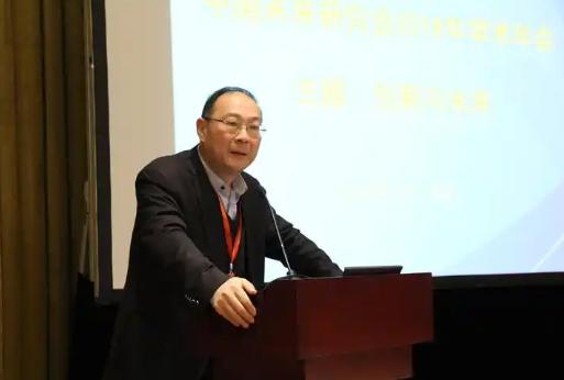 金灿荣曾直言“大国不狠没人怕”，戳穿了多少年的温良恭俭让！看看美国，盟友围着转，