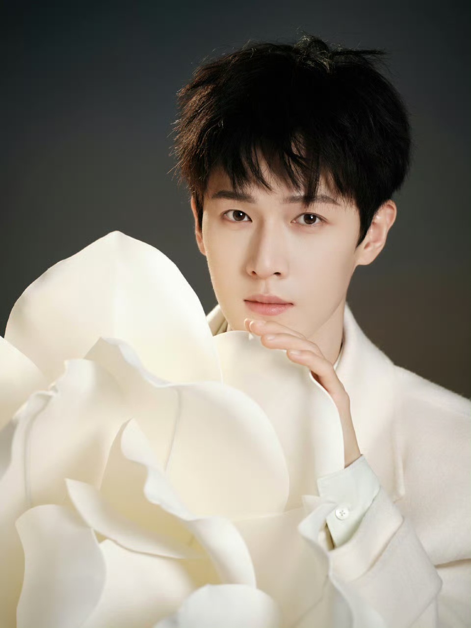 娱乐李昀锐栀子花塑李昀锐好昀就位李昀锐好昀就位，接小林的好运降临 