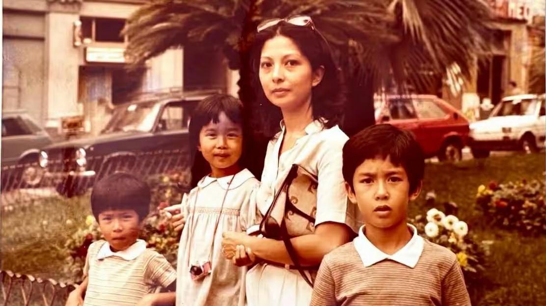 拉那烈亲王的第一任妻子玛丽王妃真的是美艳绝伦，像一朵盛开的玫瑰，人到中年还那么美