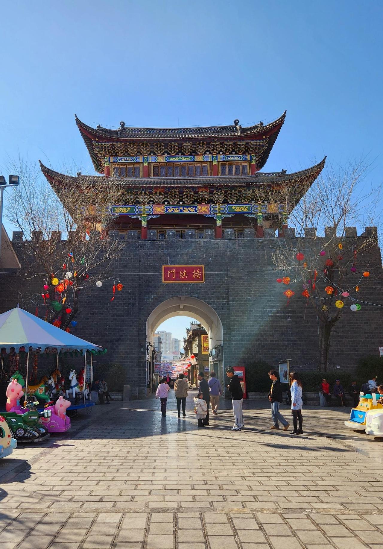云南市井烟火与百年古韵古城，昭通美景攻略！
昭通古城
美景和美食推荐：
1、抚镇