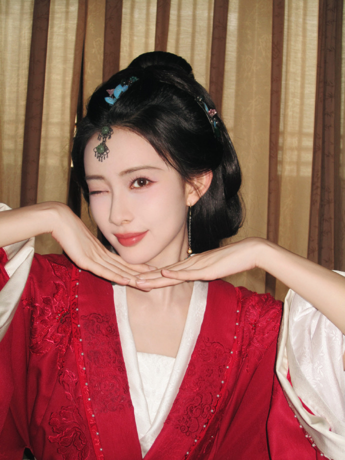 银杏树下的孟子义孟子义沈汐和藏起来的伤痕银杏树下的孟子义，孟子义沈汐和藏起来的伤