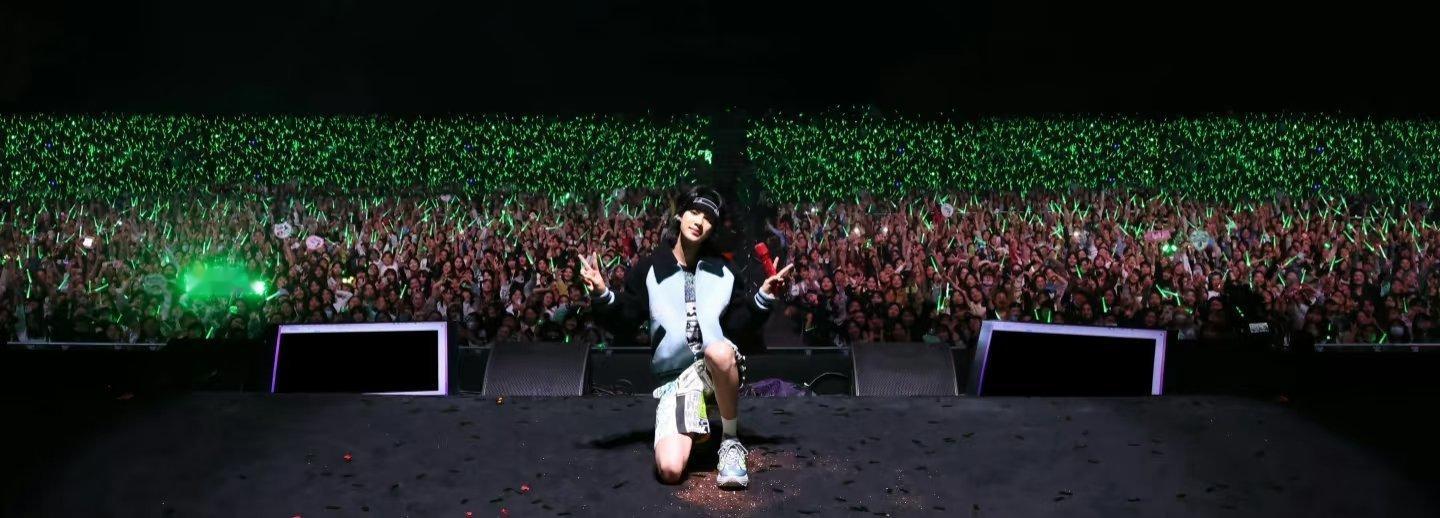 黄明昊 hmh黄明昊四喜 hmh黄明昊沈明辉hmh 黄明昊贾想世界演唱会hmh 