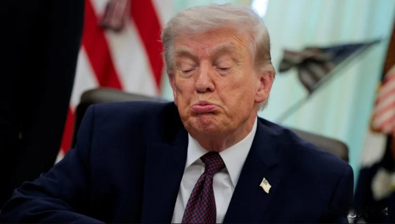 特朗普：伊朗在20年之后也不会拥有核武器
 
“停止铀浓缩。听着，我们没有同意任