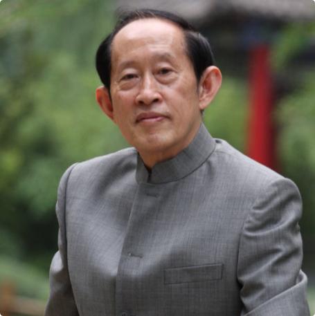 王立群说：“没有主见这是一个大毛病。这世界上有两种人很可怕，一种人叫没有主见，另