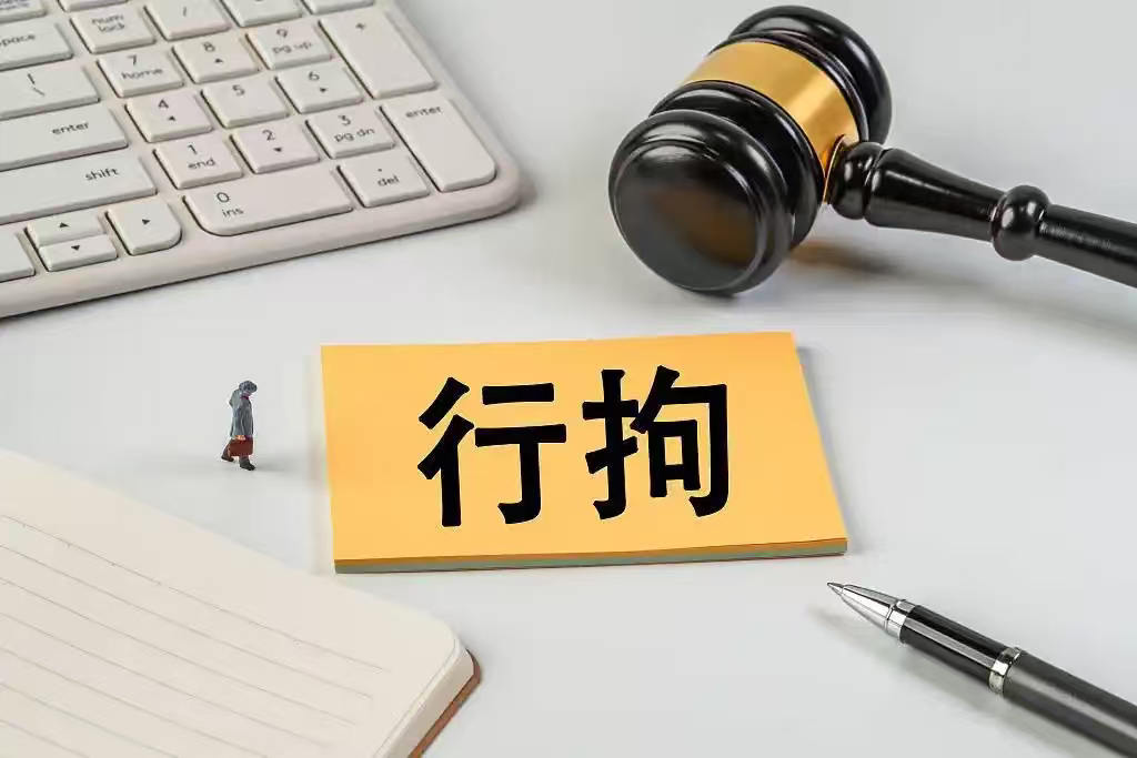 山姆打包哥被行拘李某长期骗领猫狗施暴，邻居早前制止无果后行为变本加厉，全网声讨下