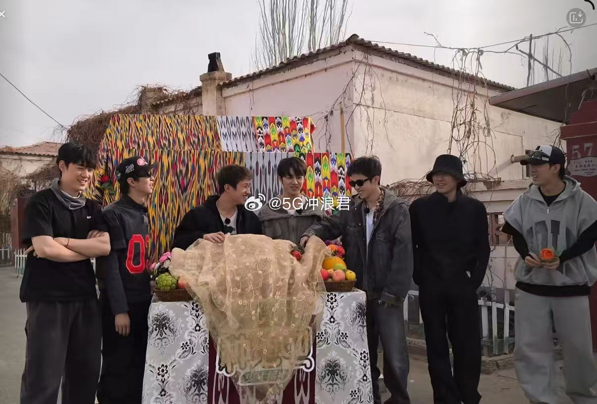 十个勤天要搞大事 十个勤天在新疆跳掀起你的盖头来这段我笑疯了，种地吧预告直播搞大