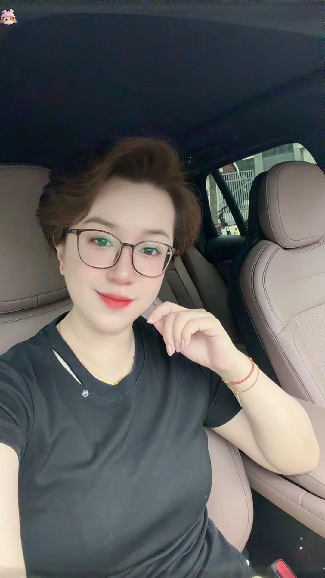 颜值和性格，你优先哪个？不社交不内耗 新能源姐姐上线 不卷不内耗 碎碎念的中年阿