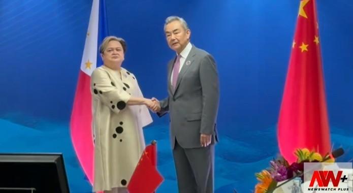 7月22号下午，不仅举办了中国与东盟的外长会，王外长还同菲律宾的外长拉扎罗举行了