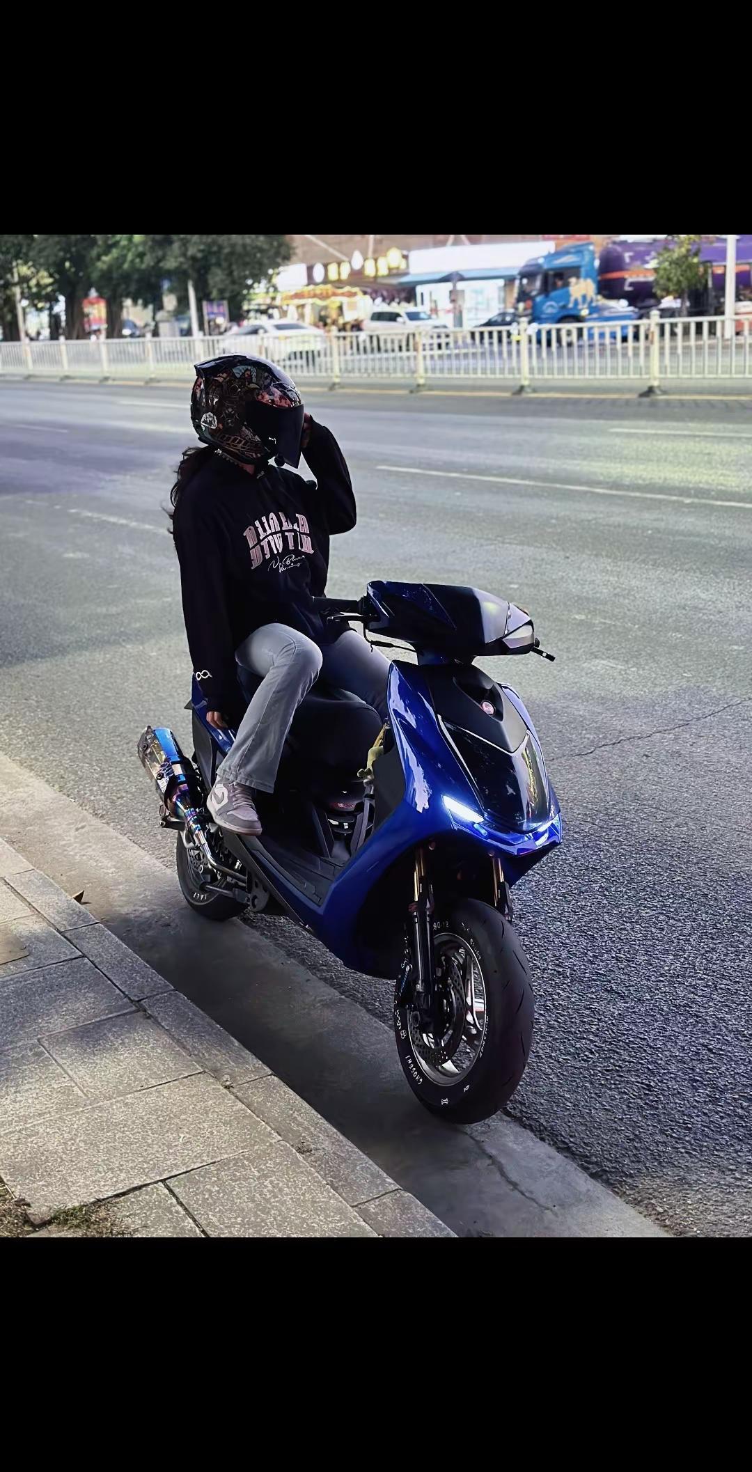 你又说让我伤心的话 你给我等着 我等会就忘了连麻swimming