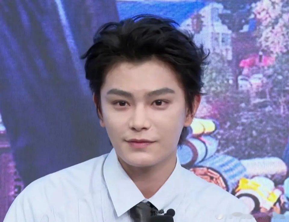 啊这，丁禹兮颜值下滑好严重 ​​​