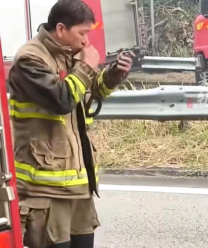 别再冷嘲热讽了，全国的朋友都不希望看到这样的事情发生，无论发生在哪里，勇敢的人都