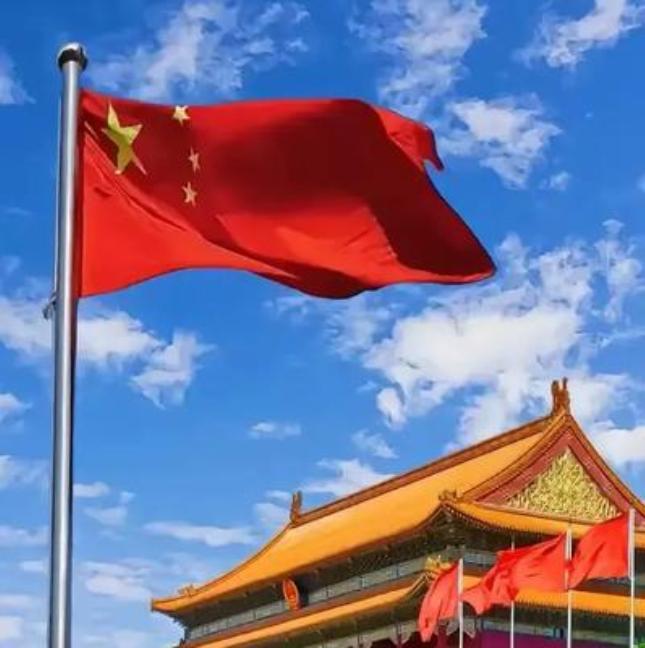 国旗升起时，高度究竟是多少米？这个问题乍一听似乎简单，然而很多人可能对此一无所知