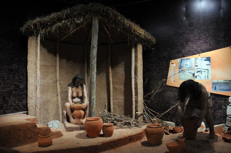 每日一段小历史。
远古时期人类演进：
元谋人在云南元谋，属直立人，猿貌显著，会用