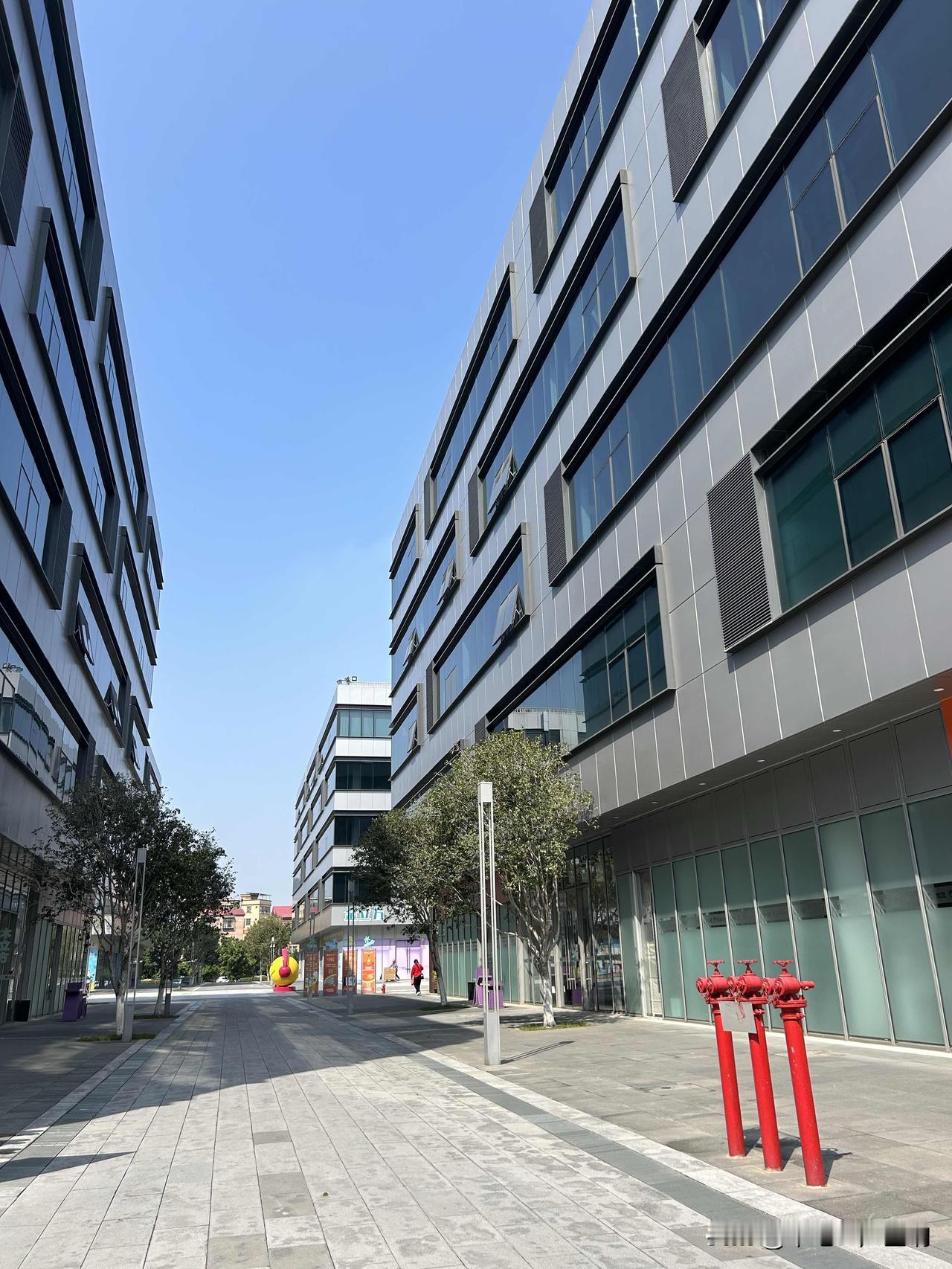 我们绝大部分人应该建立起来一个心理是什么？

对于打工上班的一种心理建设。

那