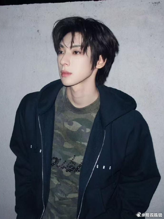 浪7为浪5姐姐宣传新综艺合伙人浪 7 一公直播突然联动浪 5，宣传合伙人，这波情