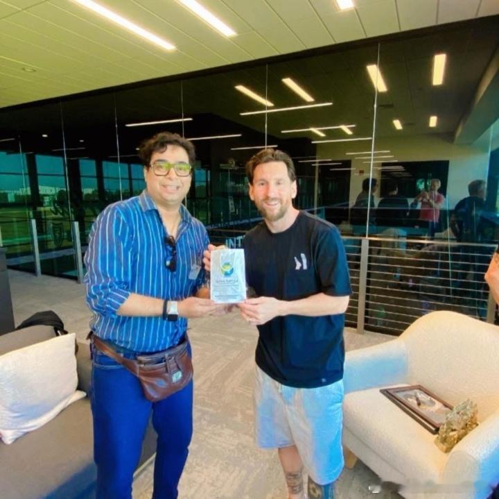 【拘留14天】 🚨印度警方通报：梅西印度行主办方、企业家杜塔保释遭拒，被判处拘