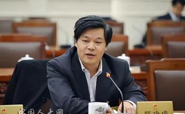 连涨了21年，但是第22次，今年迟迟未有消息，让无数老年人满心牵挂。就在大众热议