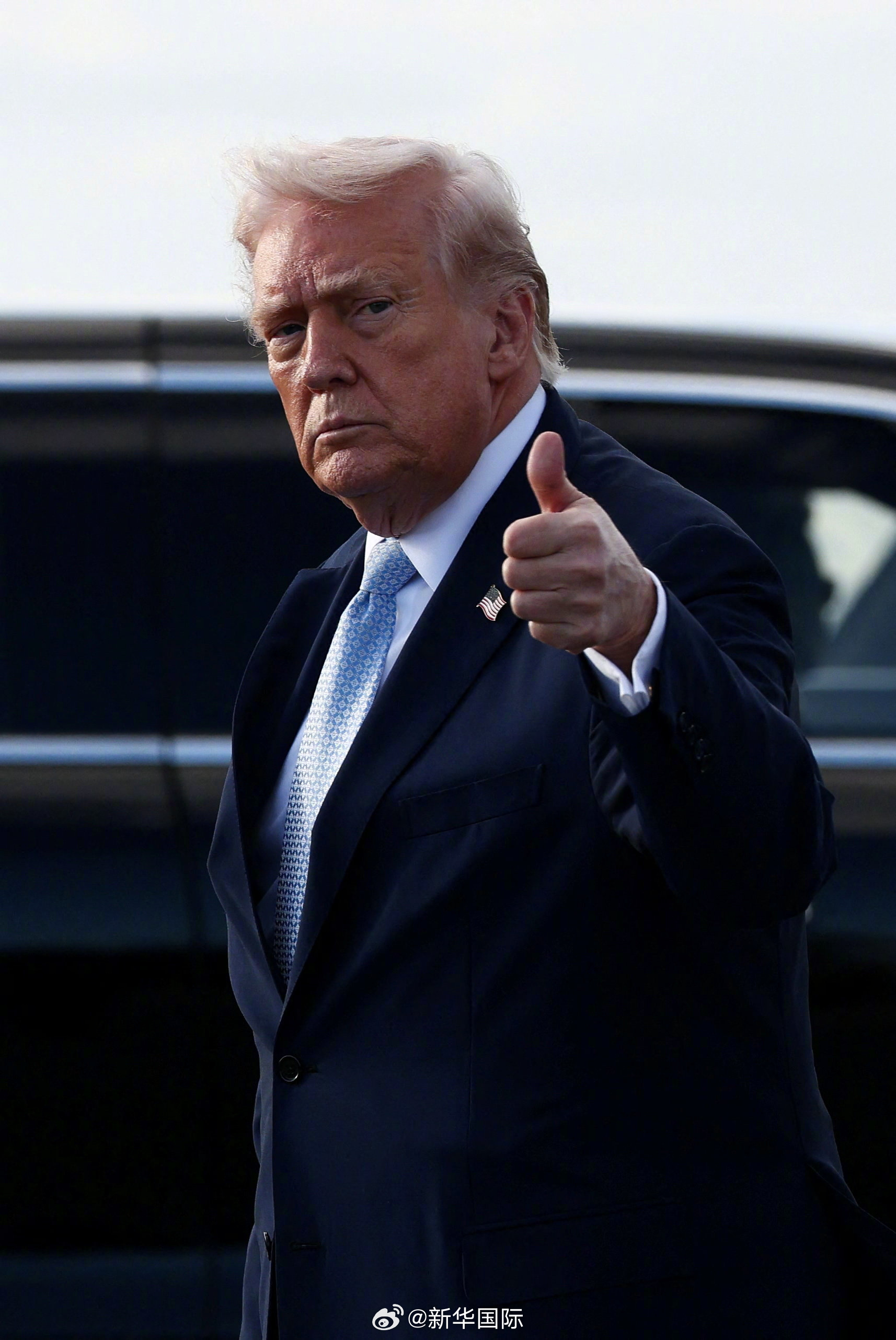 【特朗普称同伊朗已形成协议要点】据美国媒体报道，美国总统特朗普23日说，美国同伊